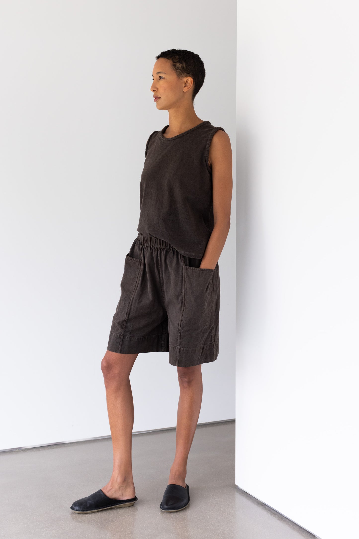Perennial Short. Sepia.